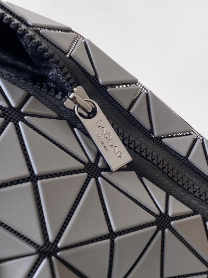 イッセイミヤケ「Issey Miyake」LUCENTシリーズ トートバッグ