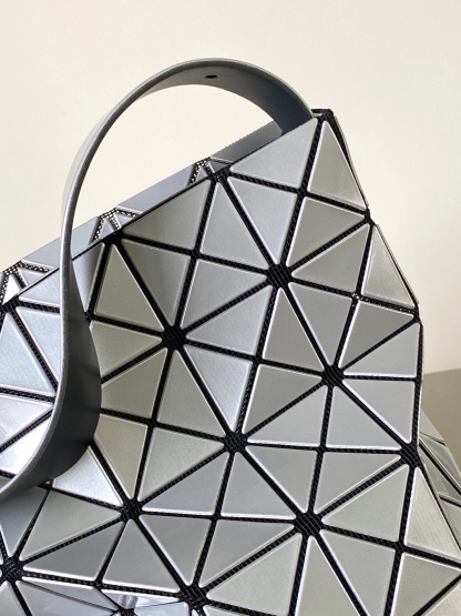 イッセイミヤケ「Issey Miyake」LUCENTシリーズ トートバッグ