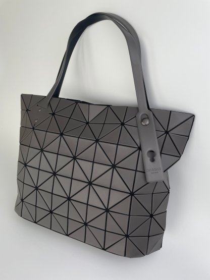 イッセイミヤケ「Issey Miyake」LUCENTシリーズ トートバッグ