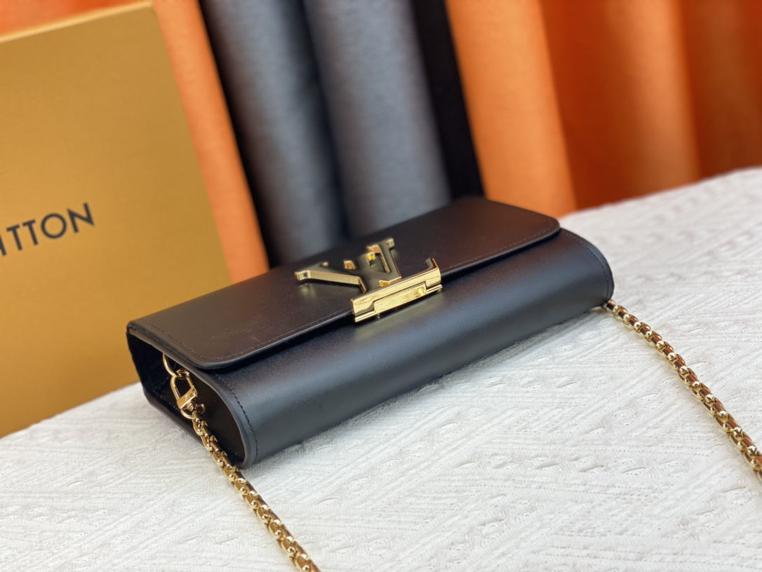 ルイ・ヴィトン「Louis Vuitton」レザーポケットウォレット レディース おしゃれ ショルダーバッグ