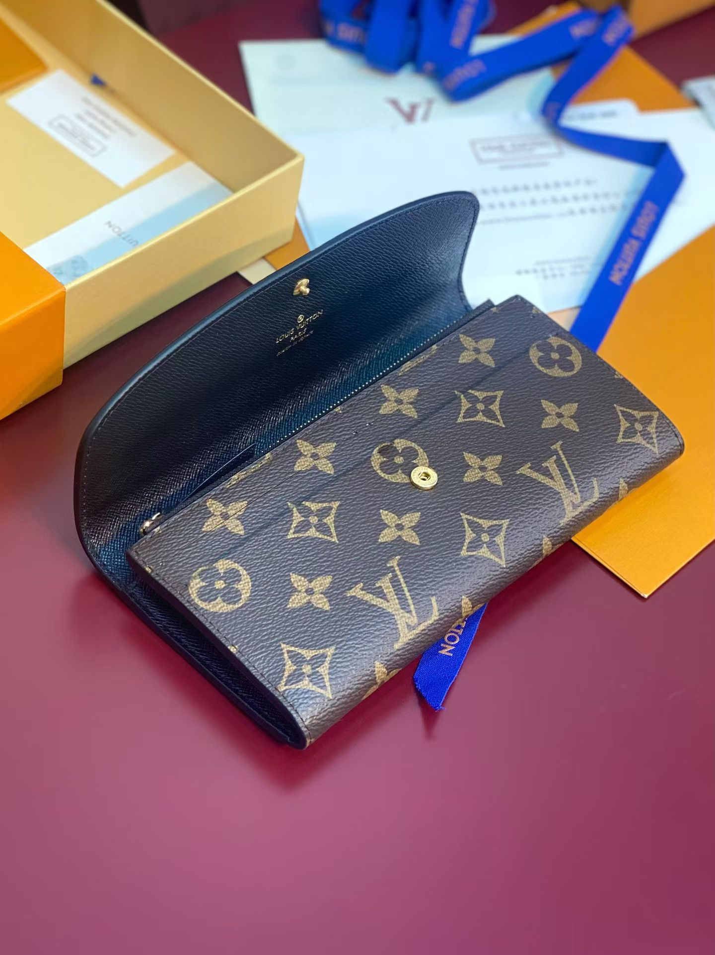 ルイ・ヴィトン「Louis Vuitton」レザーポケットウォレット レディース おしゃれ ショルダーバッグ