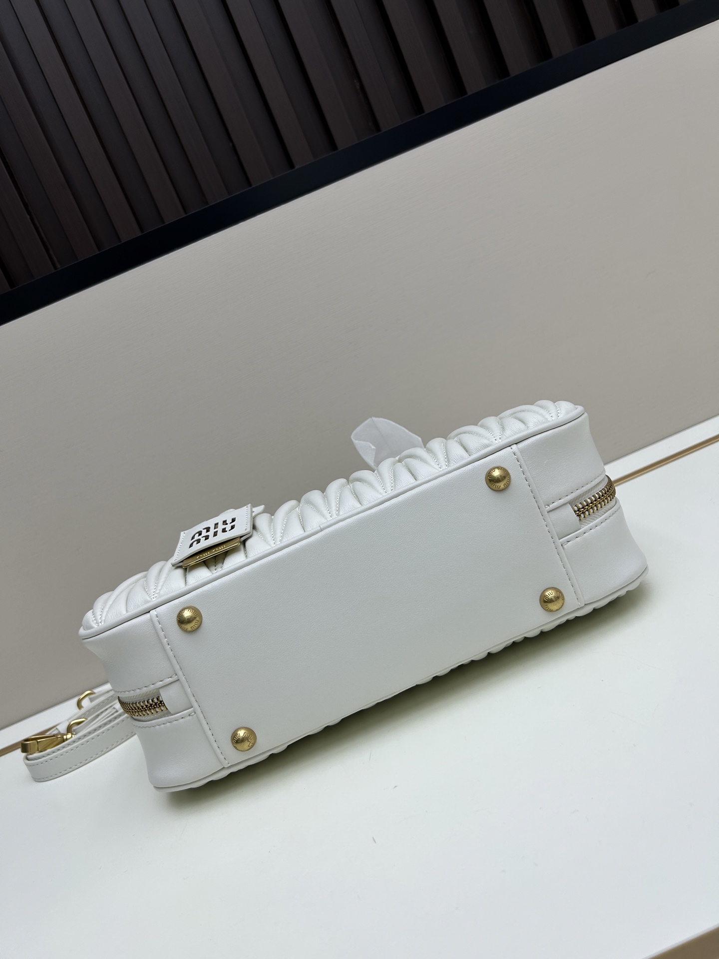 ミュウミュウ「MIUMIU」レディースファッションハンドバッグとショルダーバッグ