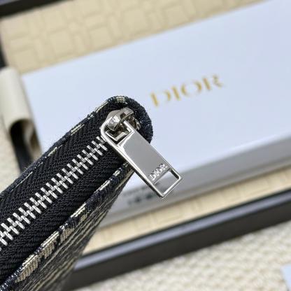 ディオール「Dior」 クラシックな高級品さいふ