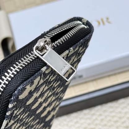 ディオール「Dior」 クラシックな高級品さいふ