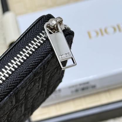 ディオール「Dior」 クラシックな高級品さいふ