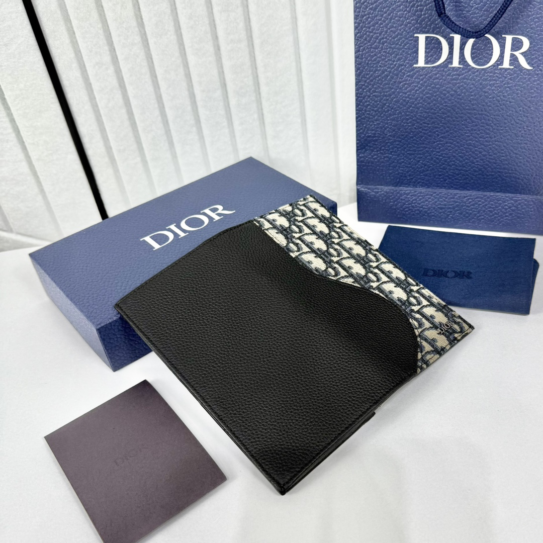 ディオール「Dior」 クラシックな高級品さいふ