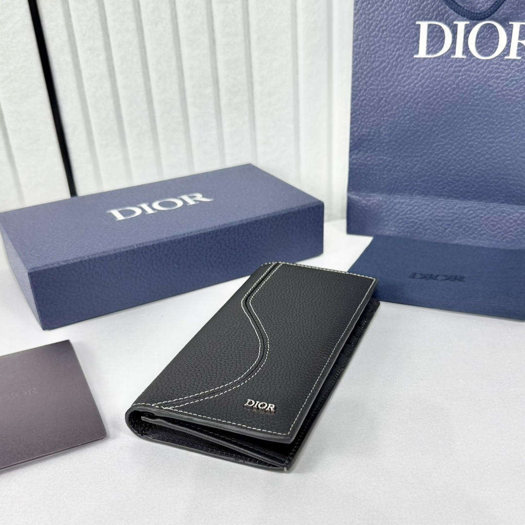 ディオール「Dior」 クラシックな高級品さいふ