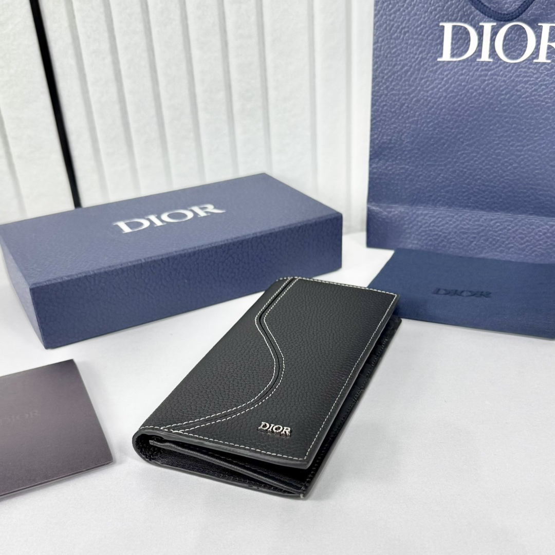 ディオール「Dior」 クラシックな高級品さいふ