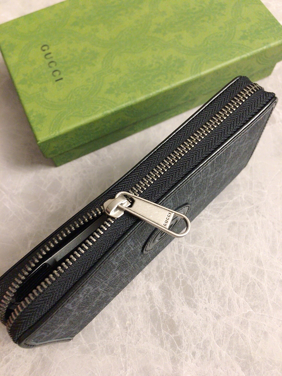 グッチ「Gucci」 クラシックなモノグラムウォレット