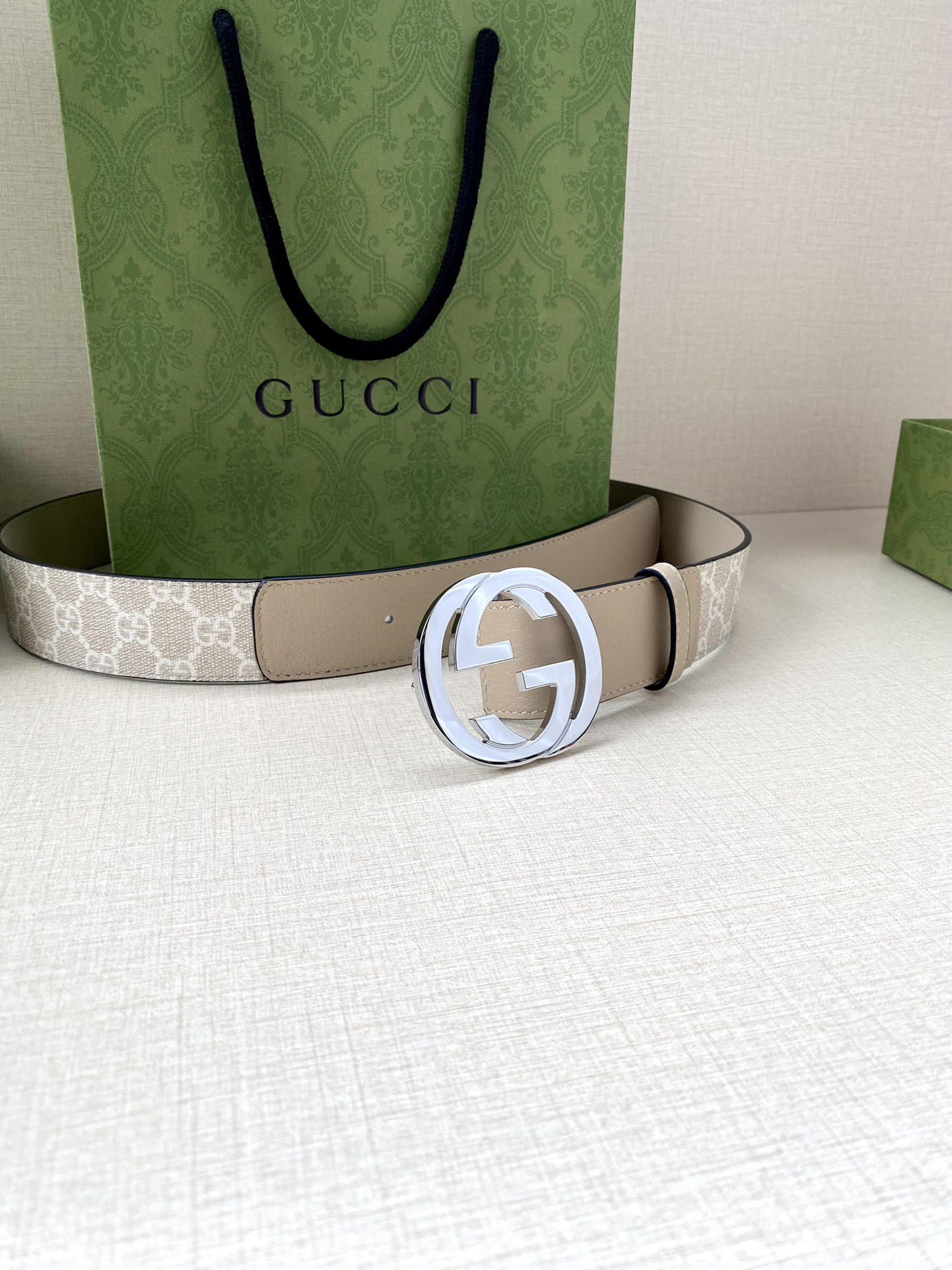 グッチ「Gucci」 新作女性用ベルト