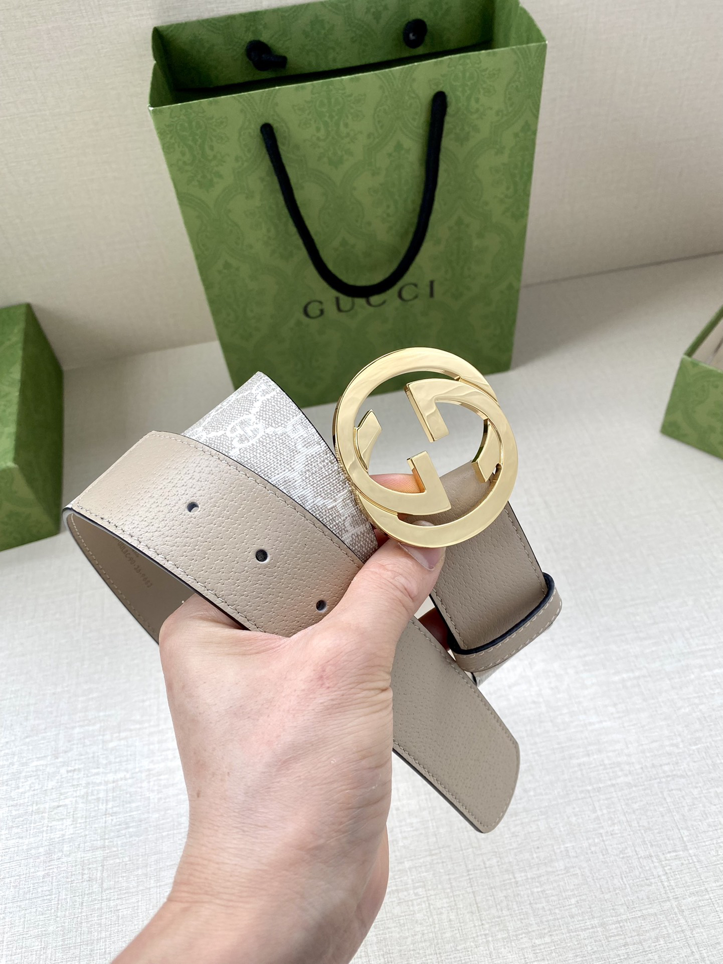 グッチ「Gucci」 新作女性用ベルト