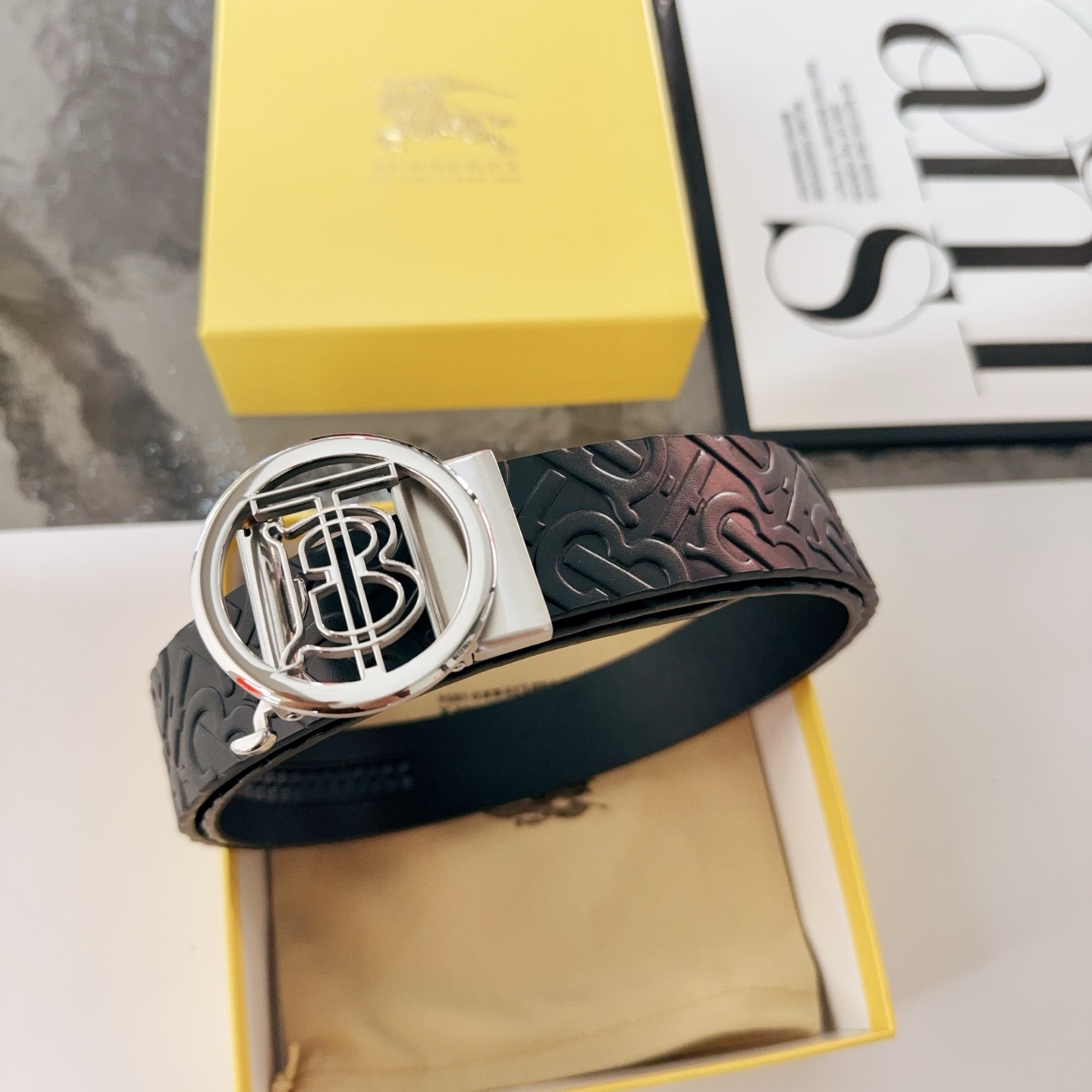 バーバリー「Burberry」男性用ベルト