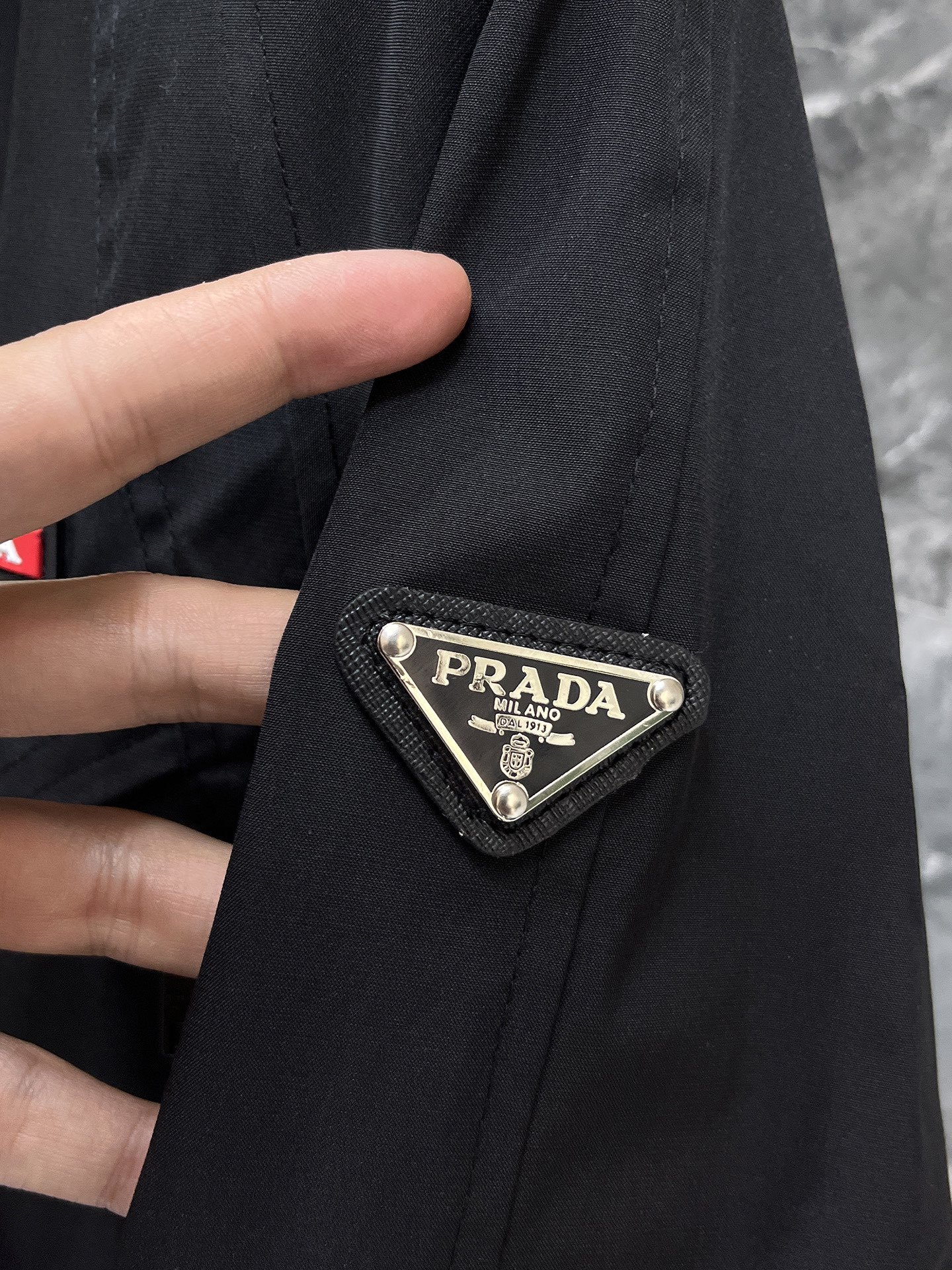 プラダ冬のおしゃれメンズジャケット