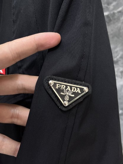 プラダ冬のおしゃれメンズジャケット