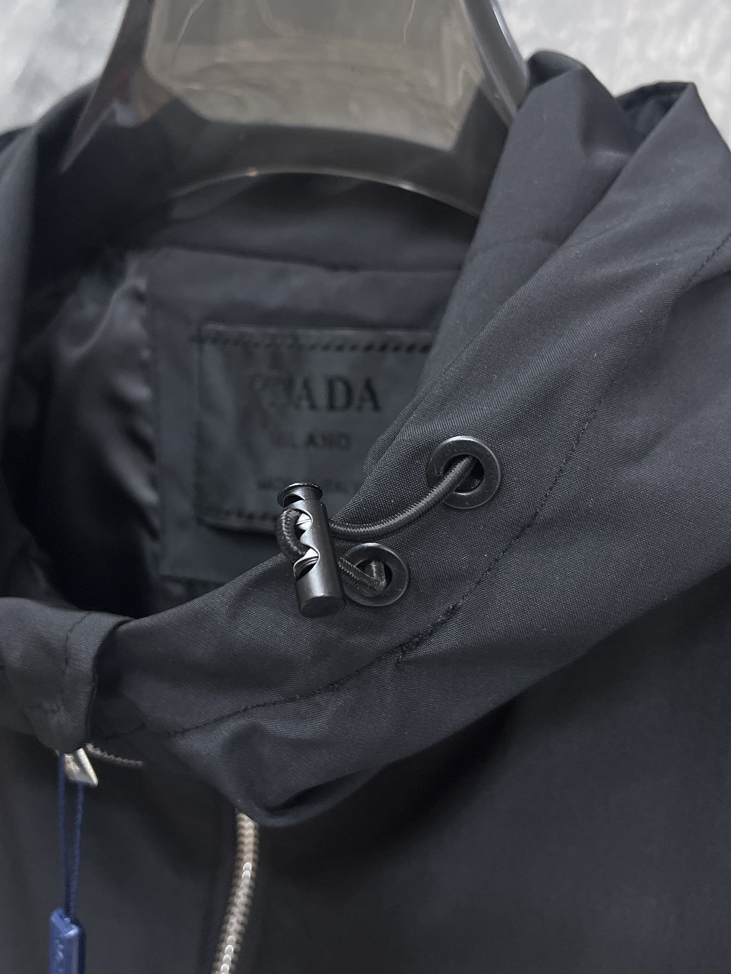 プラダ冬のおしゃれメンズジャケット