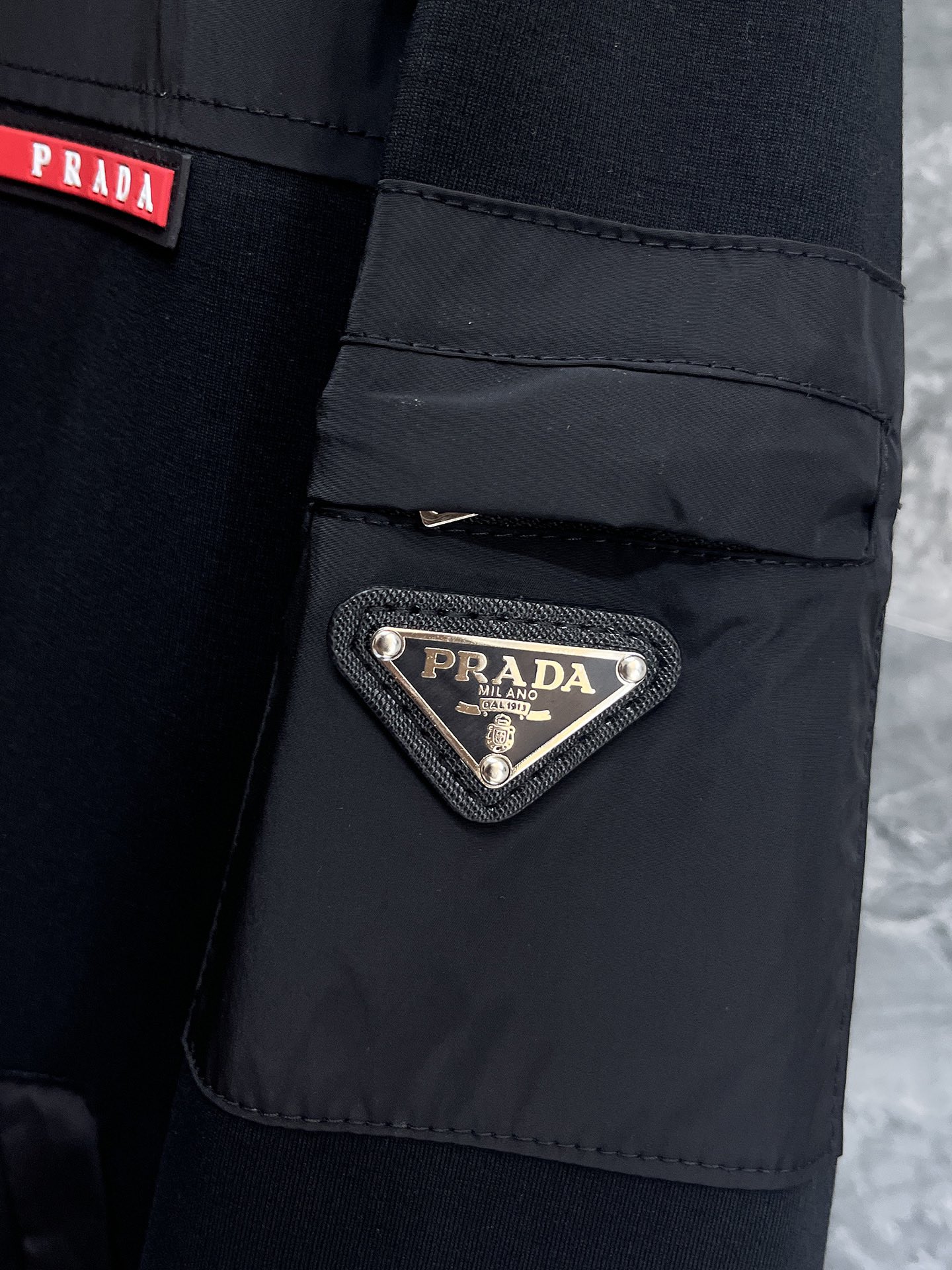 プラダ冬のおしゃれメンズジャケット