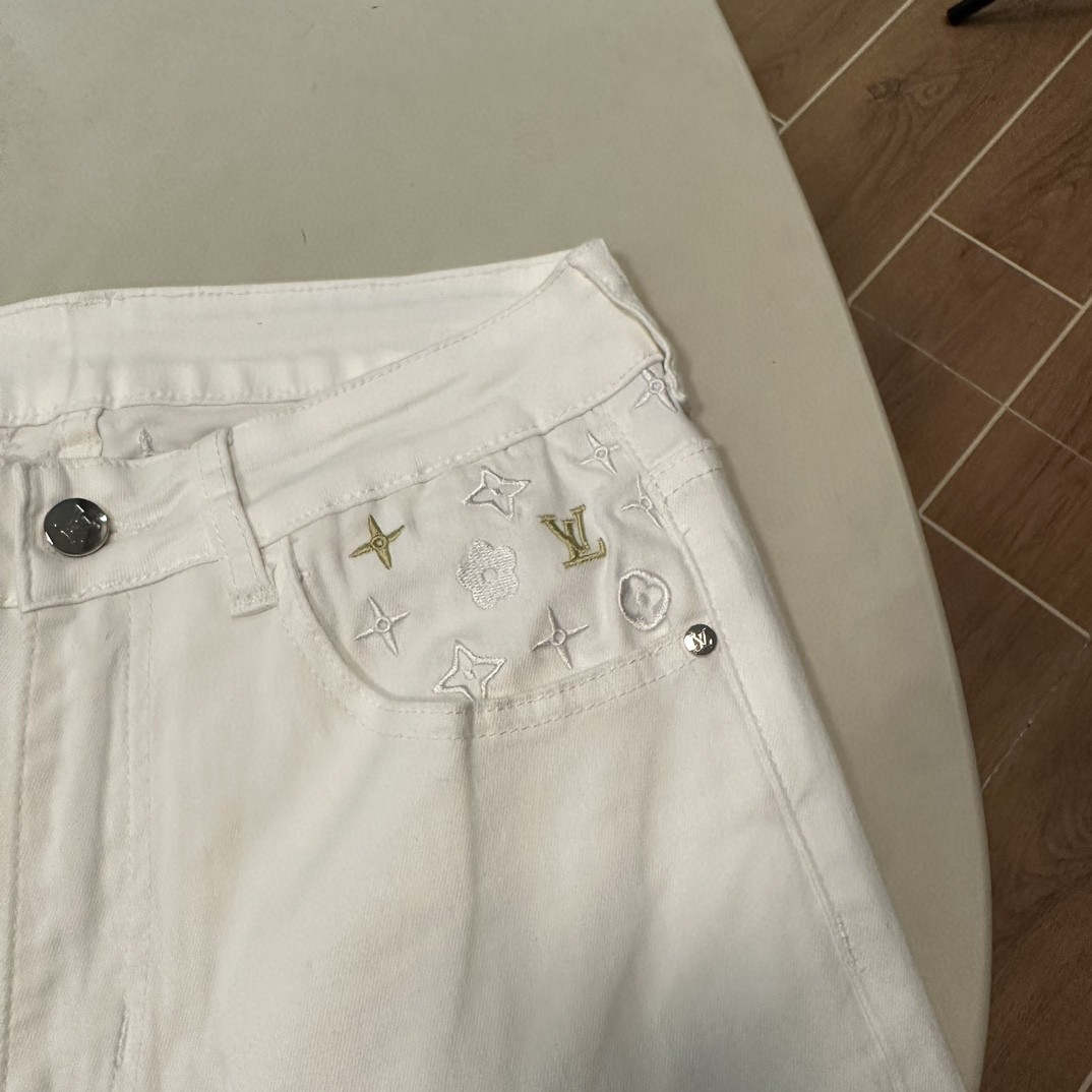 [ Louis Vuitton ] ルイ・ヴィトン スタイリッシュなジーンズ