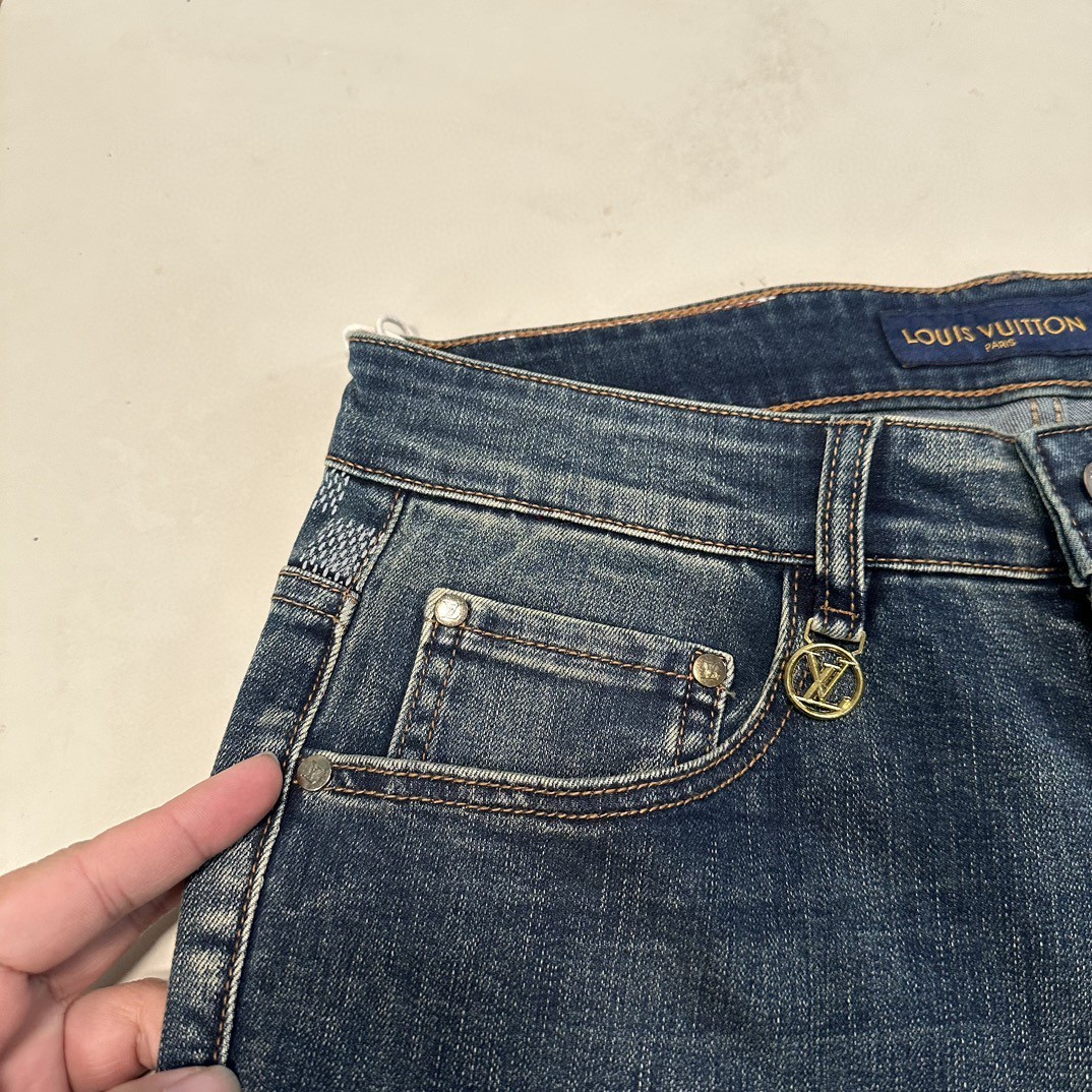[ Louis Vuitton ] ルイ・ヴィトン スタイリッシュなジーンズ