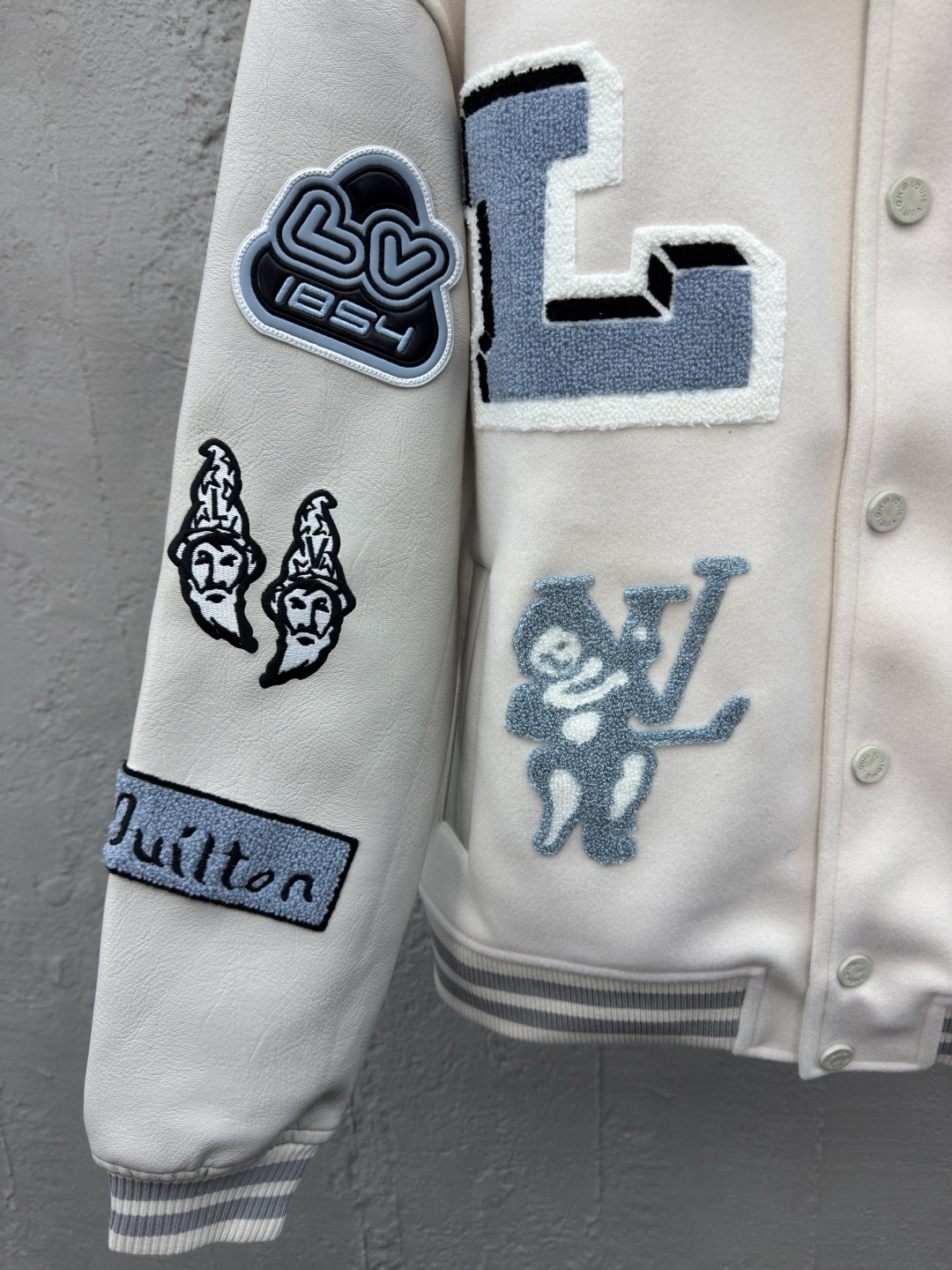 [ Louis Vuitton ] ルイ・ヴィトン  ウサギヤコブの毛皮の野球服のコート