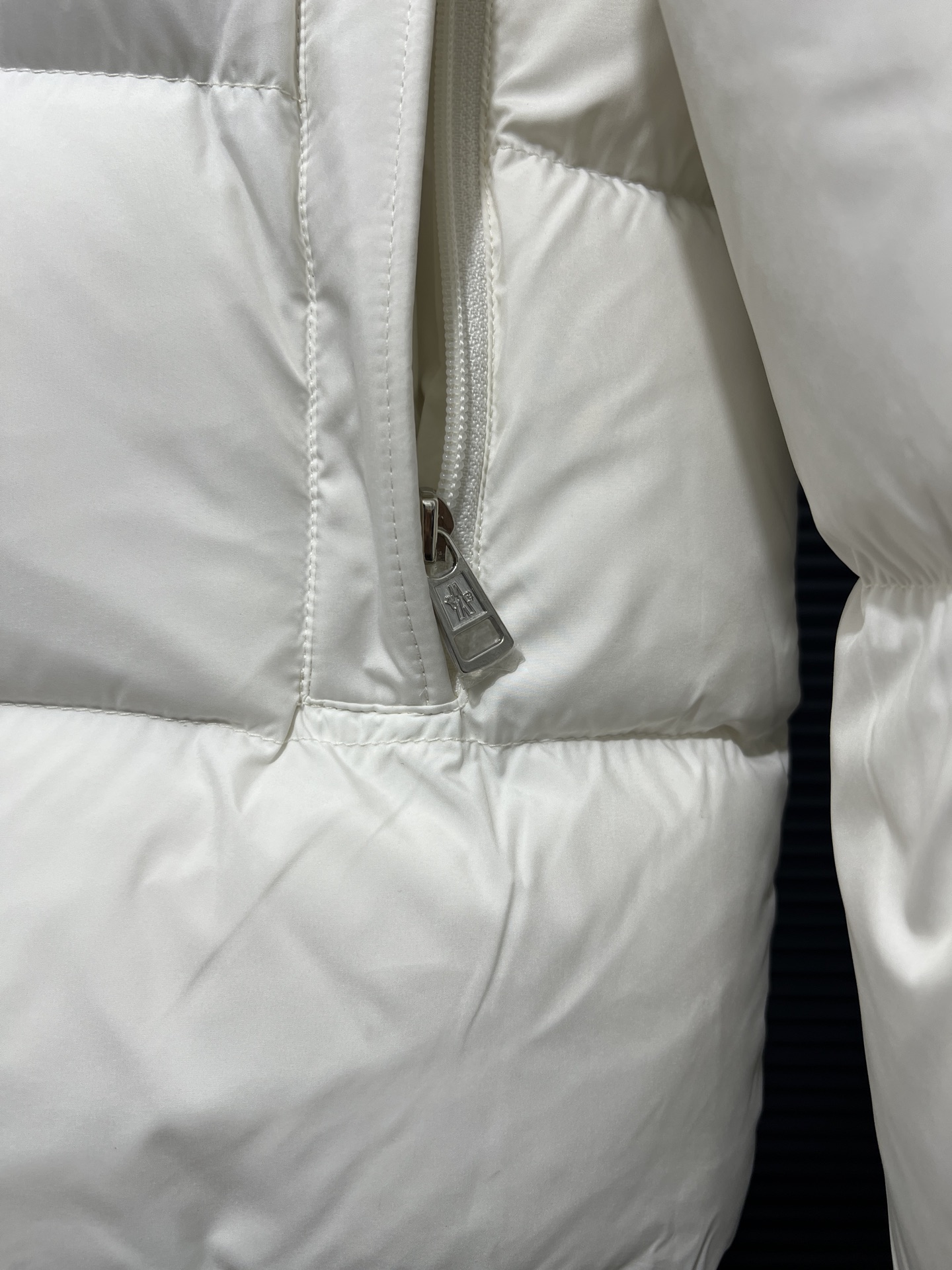 Moncler モンクレール シーズン別 ロングダウンコート