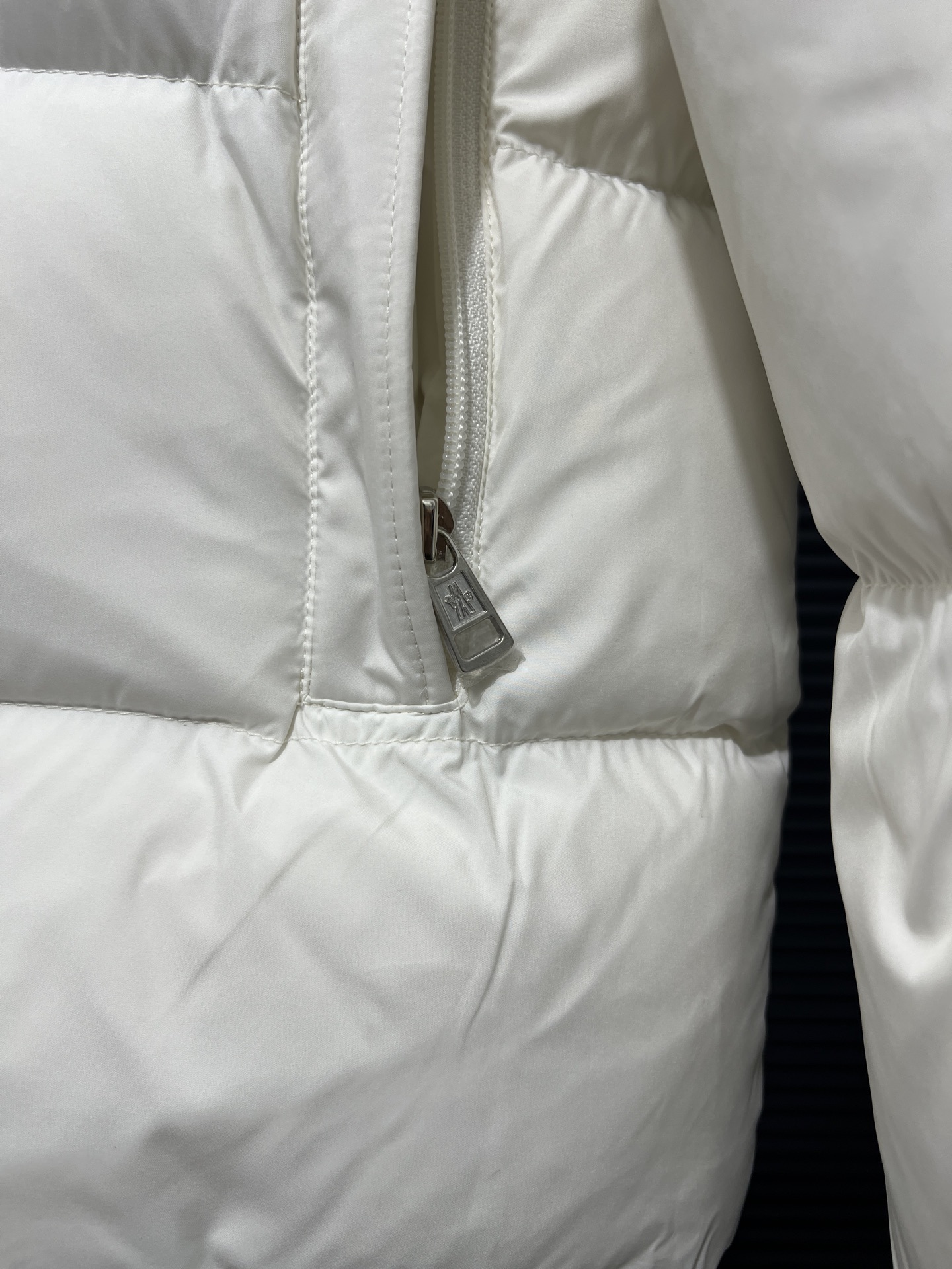 Moncler モンクレール シーズン別 ロングダウンコート