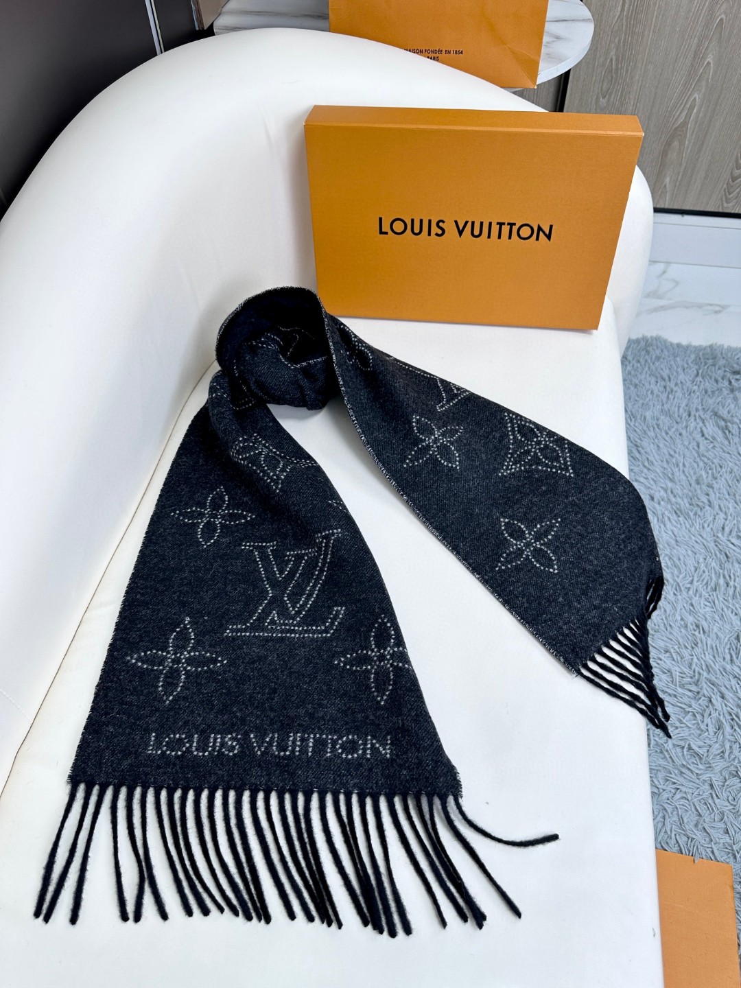 Louis Vuitton ルイヴィトン新作ニットマフラー