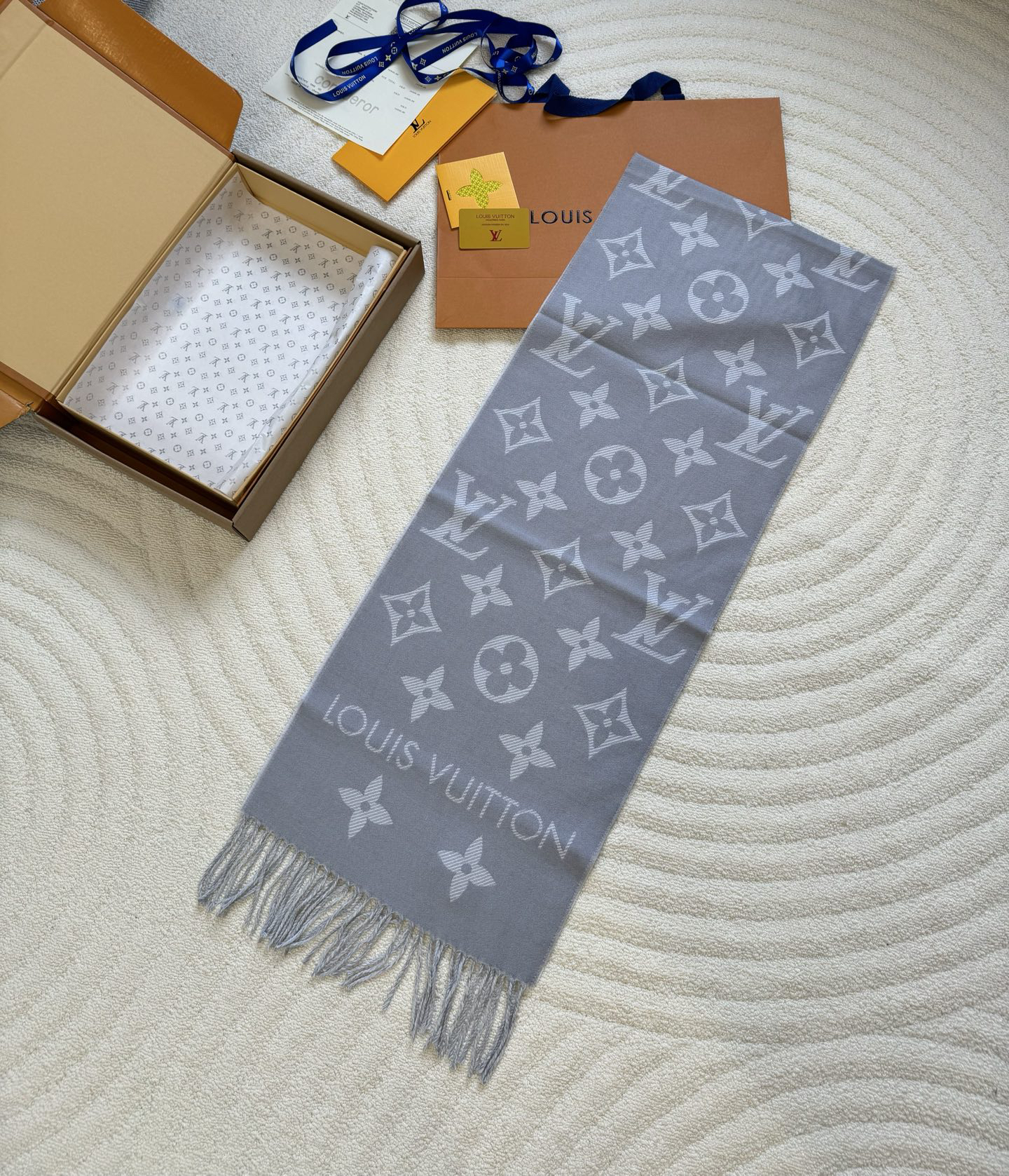 Louis Vuitton ルイヴィトン新作ニットマフラー