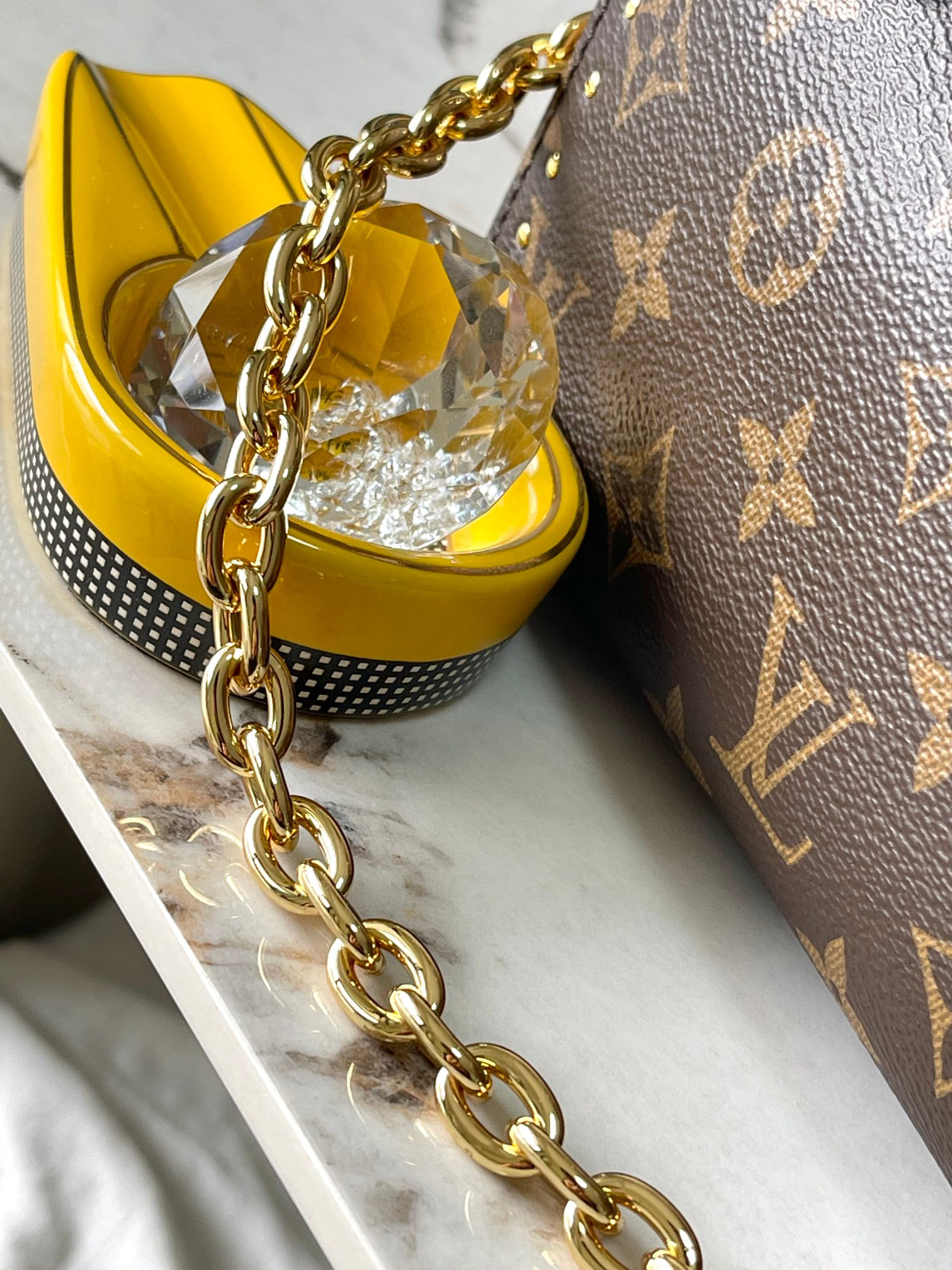 Louis Vuitton  ルイ・ヴィトン シーズナル ワンショルダーバッグ M13146