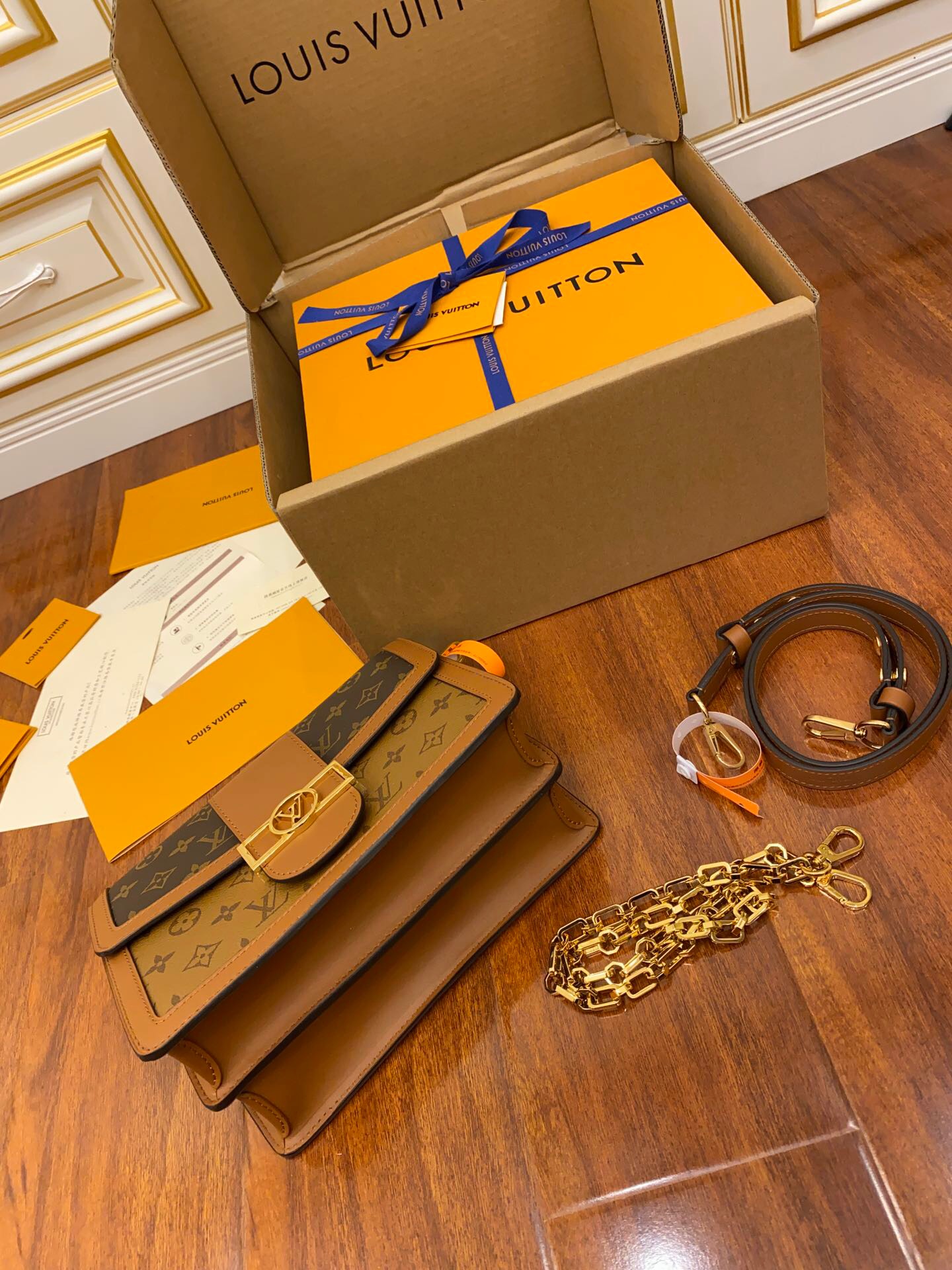 Louis Vuitton  ルイ・ヴィトン シーズナル ワンショルダーバッグ 