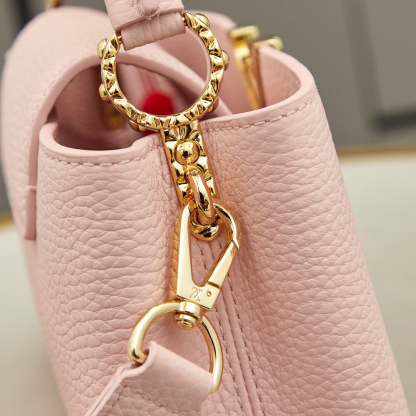 Louis Vuitton  ルイ・ヴィトン シーズナル ワンショルダーバッグ 