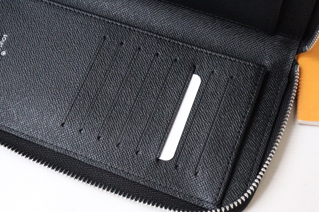 ルイ・ヴィトン「Louis Vuitton」レザーポケットウォレット