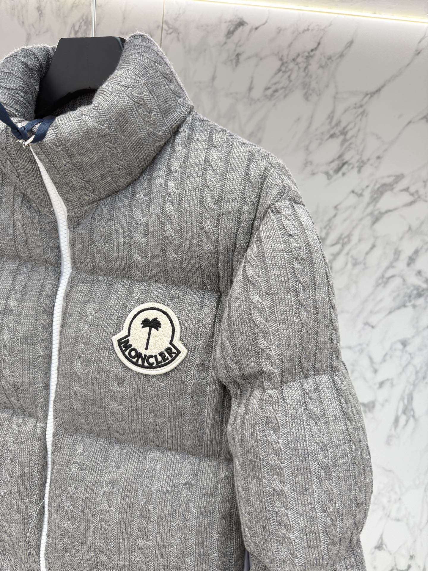 モンクレール シーズン別 ロングダウンコート