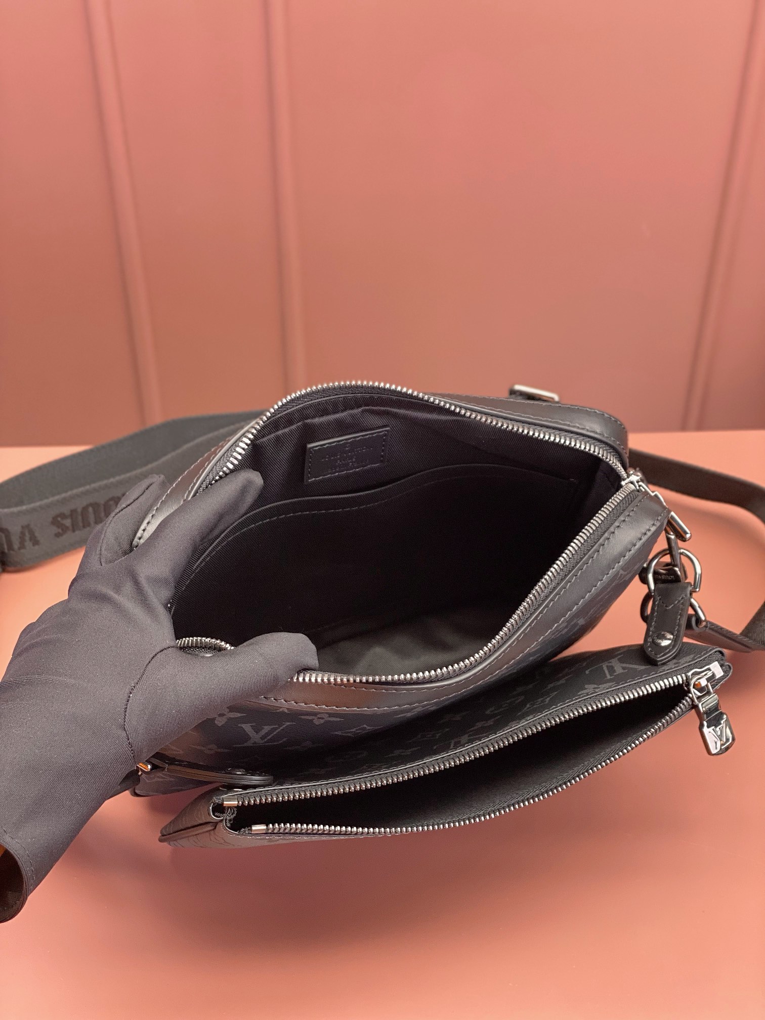 Louis Vuitton  ルイ・ヴィトン シーズナル ワンショルダーバッグ 