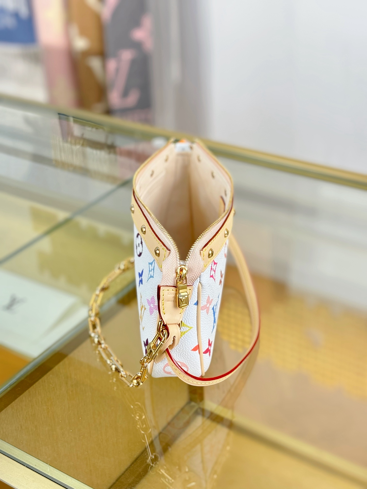 Louis Vuitton  ルイ・ヴィトン シーズナル ワンショルダーバッグ 