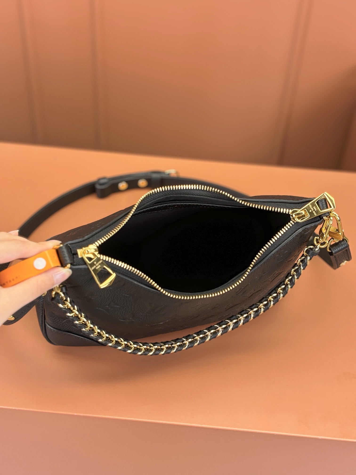 Louis Vuitton  ルイ・ヴィトン シーズナル ワンショルダーバッグ 