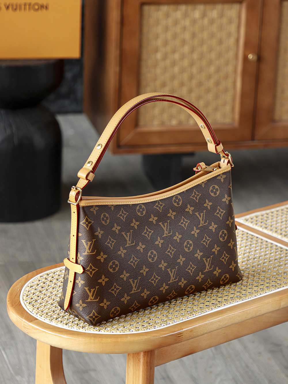Louis Vuitton  ルイ・ヴィトン シーズナル ワンショルダーバッグ 