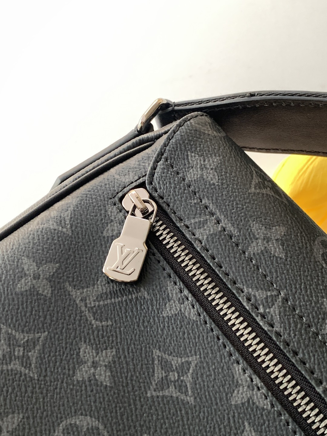 Louis Vuitton  ルイ・ヴィトン シーズナル ワンショルダーバッグ 