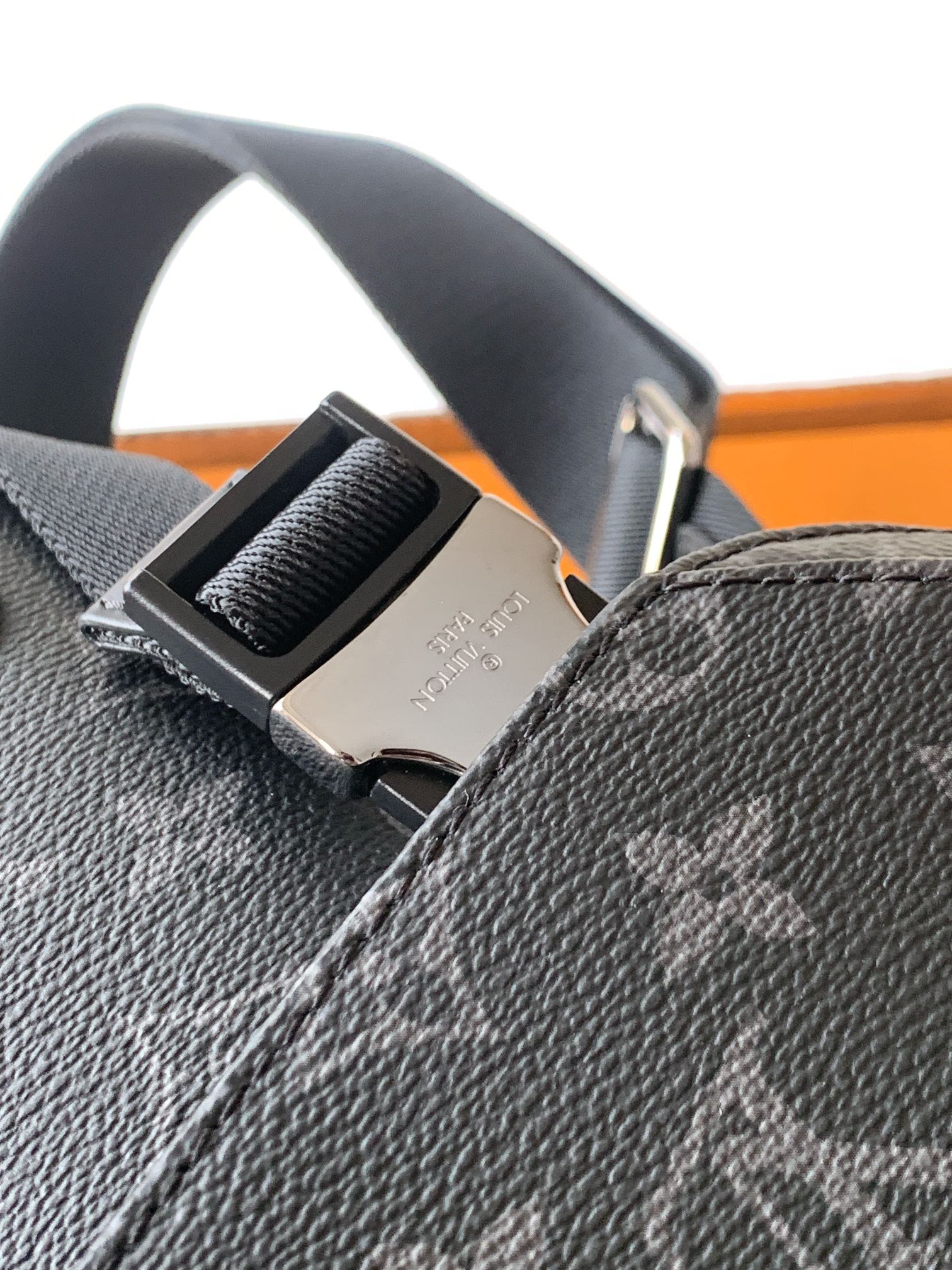 Louis Vuitton  ルイ・ヴィトン シーズナル ワンショルダーバッグ 