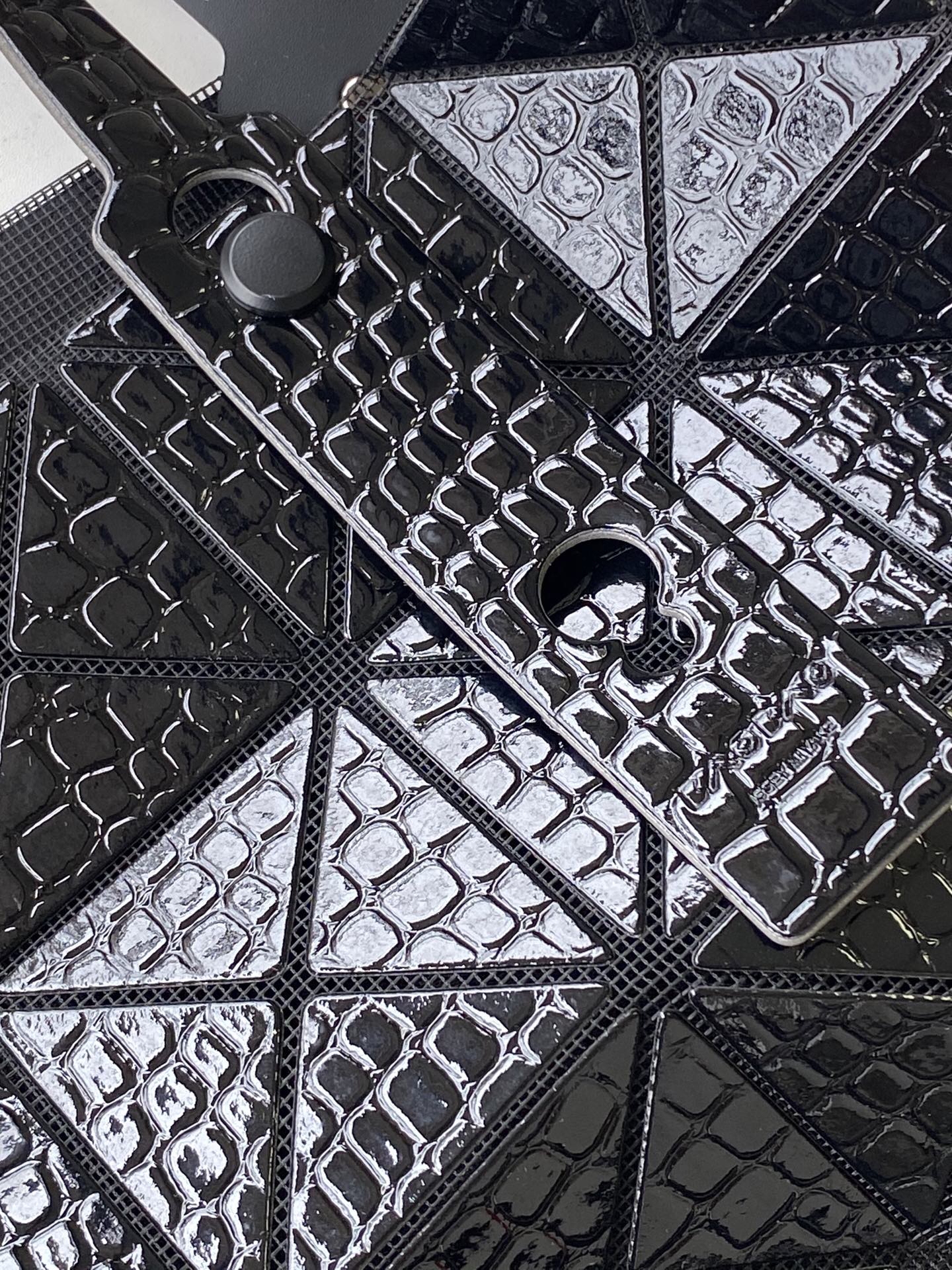 イッセイミヤケ「Issey Miyake」LUCENTシリーズ トートバッグ