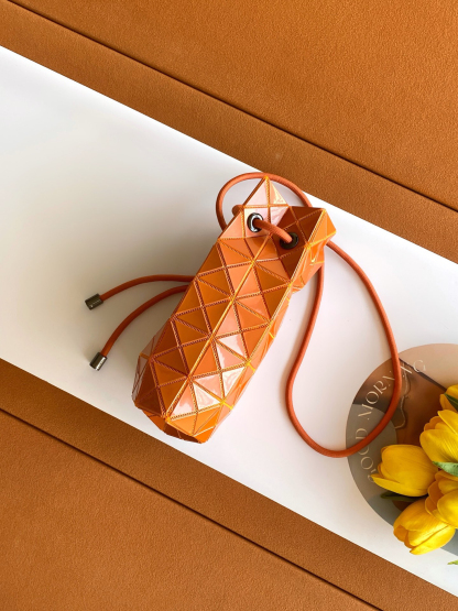 イッセイミヤケ「Issey Miyake」LUCENTシリーズ トートバッグ