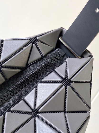 イッセイミヤケ「Issey Miyake」LUCENTシリーズ トートバッグ