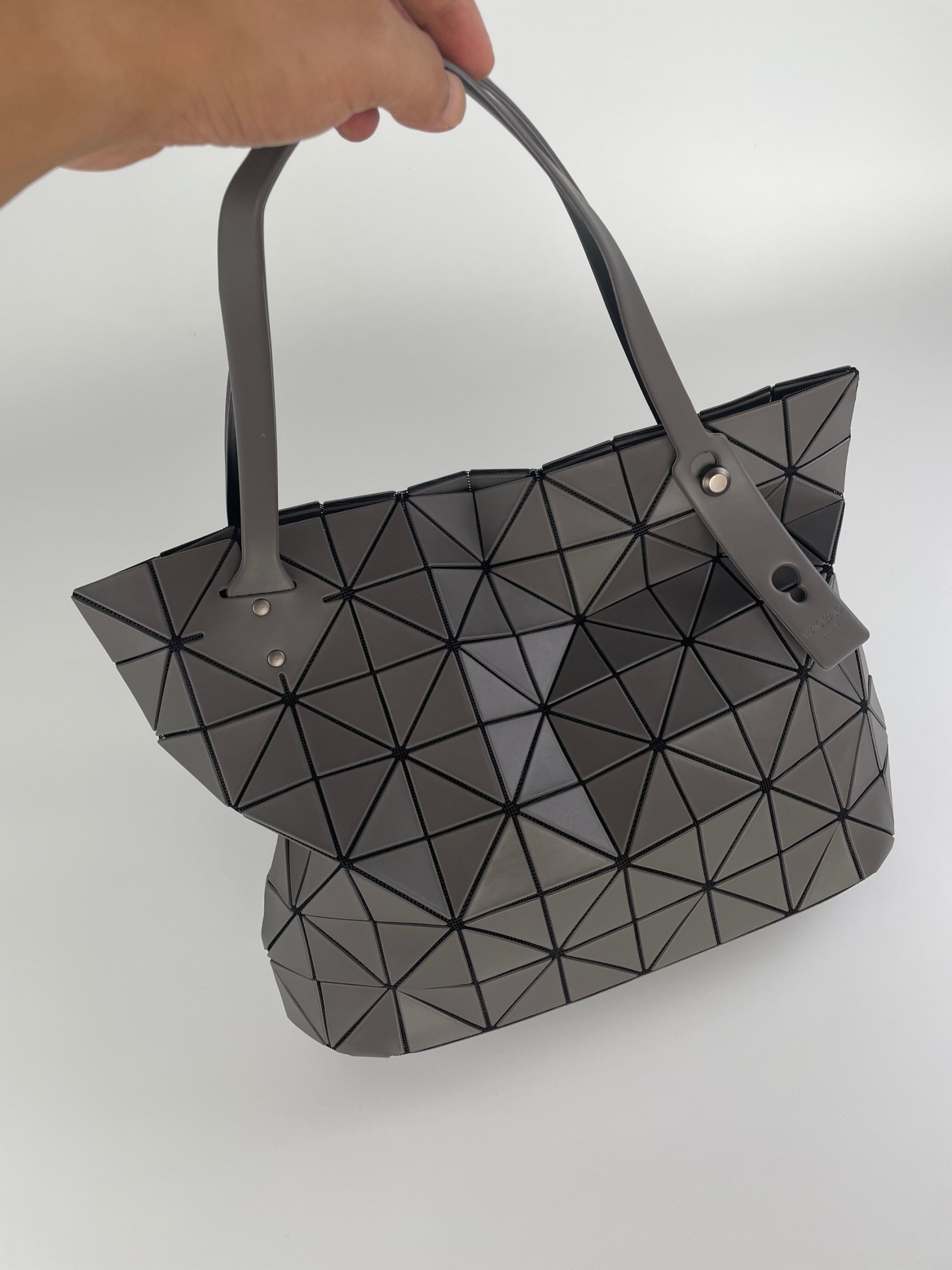 イッセイミヤケ「Issey Miyake」LUCENTシリーズ トートバッグ