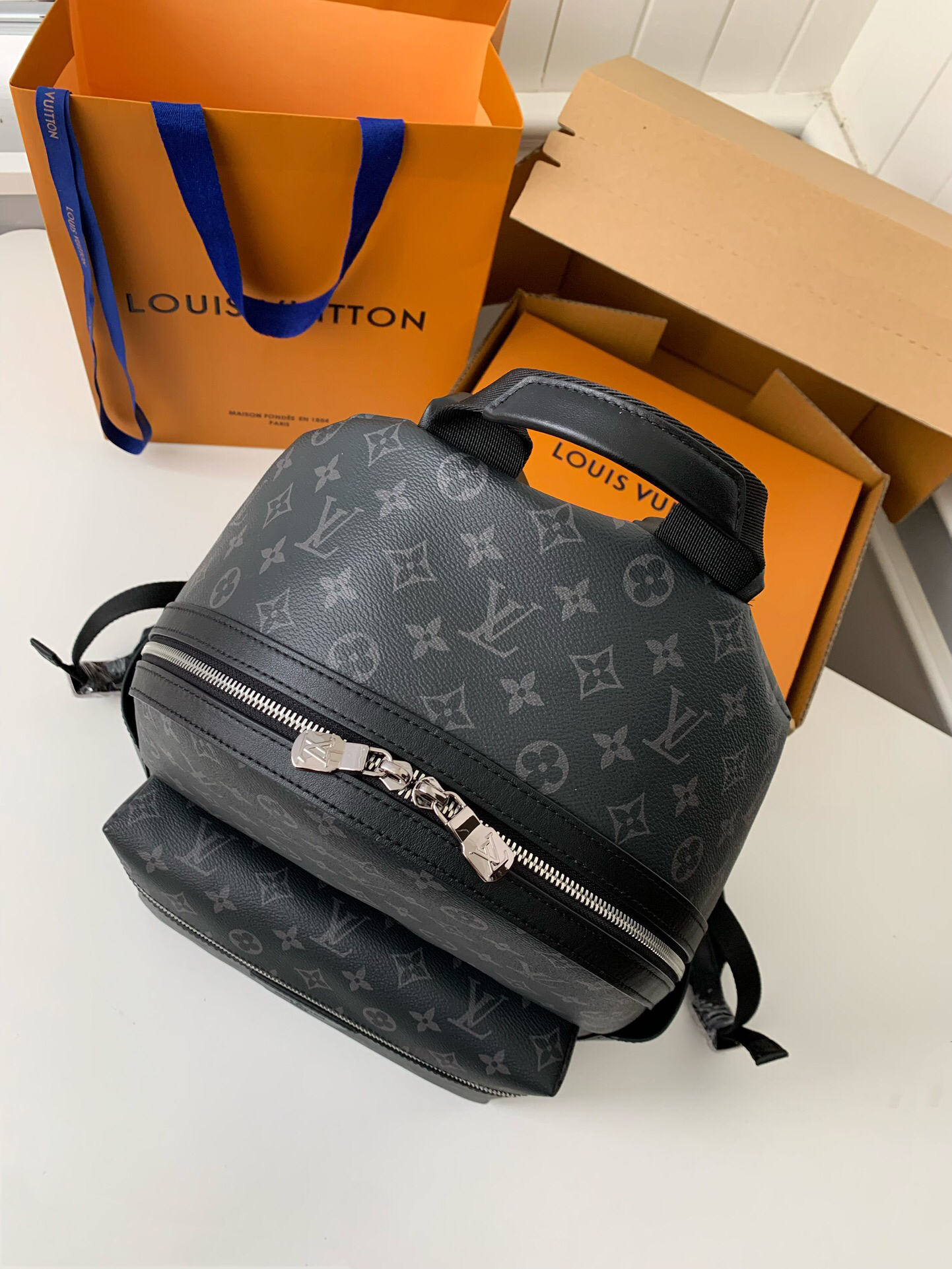 Louis Vuitton  ルイ・ヴィトン シーズナル ワンショルダーバッグ