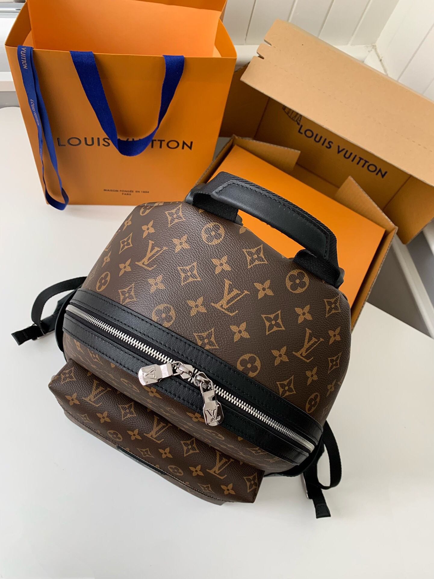 Louis Vuitton  ルイ・ヴィトン シーズナル ワンショルダーバッグ