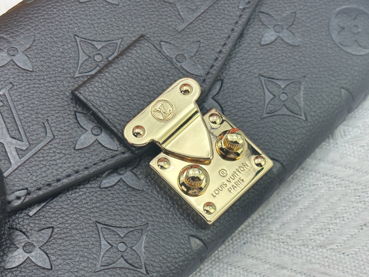 ルイ・ヴィトン「Louis Vuitton」レザーポケットウォレット