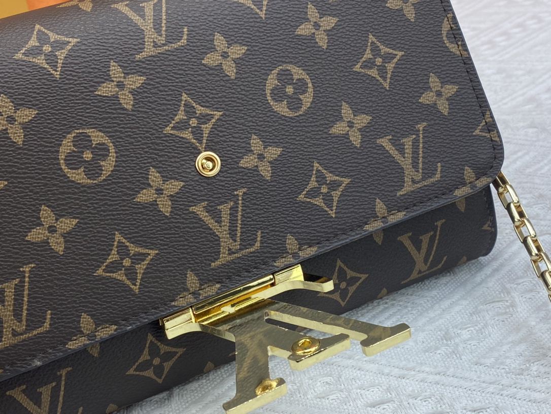ルイ・ヴィトン「Louis Vuitton」レザーポケットウォレット レディース おしゃれ ショルダーバッグ