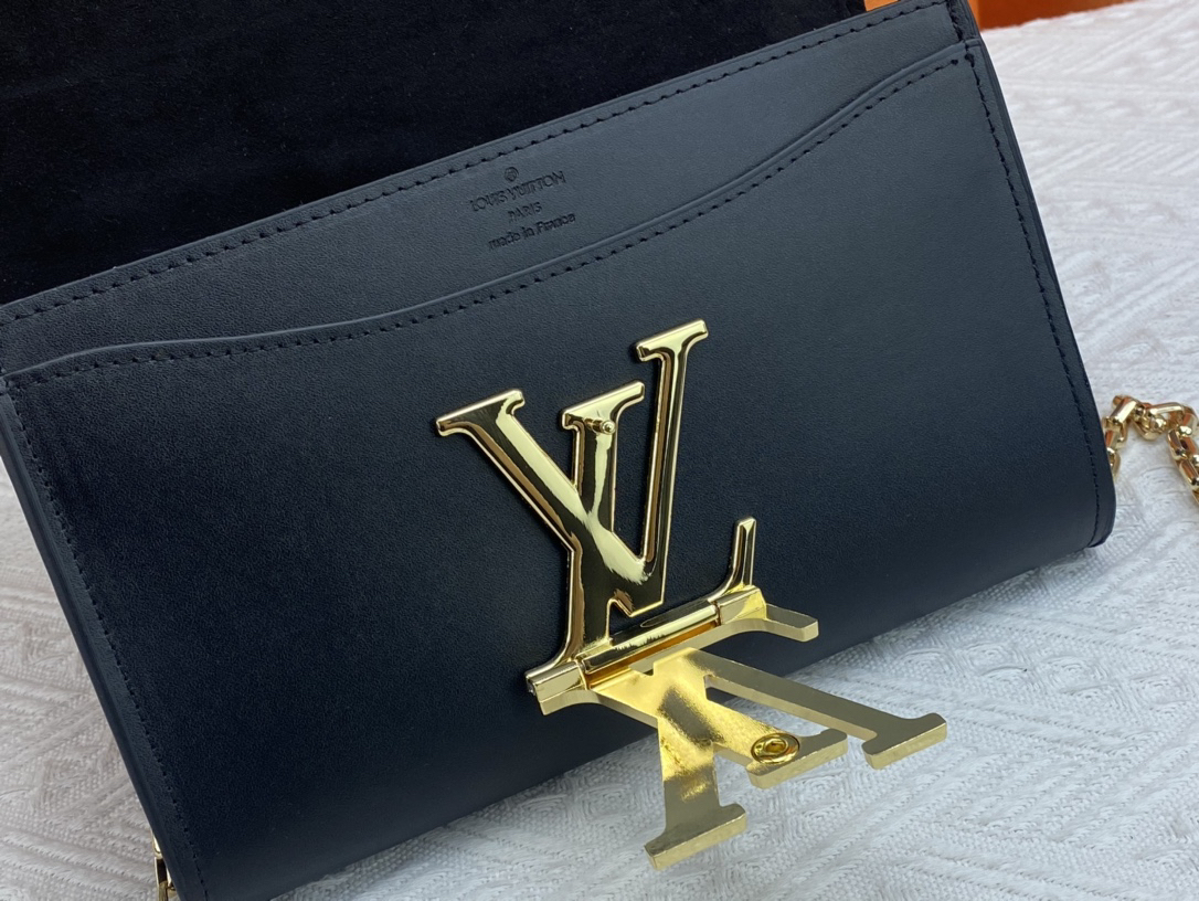 ルイ・ヴィトン「Louis Vuitton」レザーポケットウォレット レディース おしゃれ ショルダーバッグ