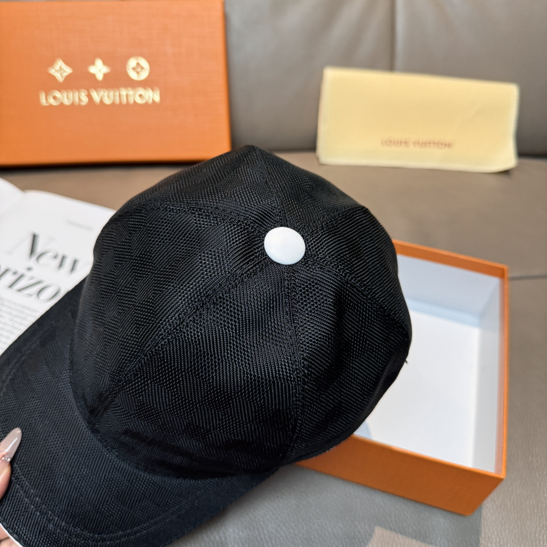 ルイ・ヴィトン「Louis Vuitton」 の新作野球帽