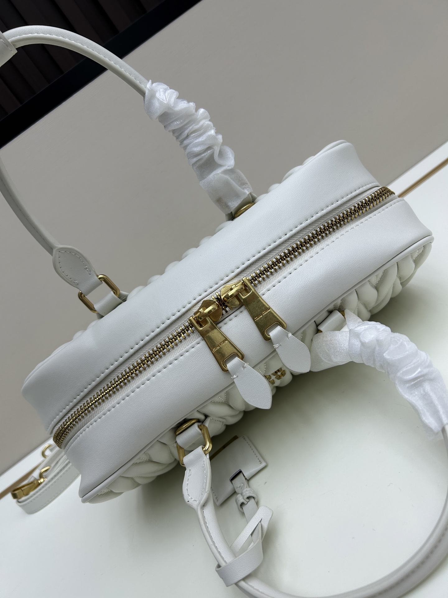 ミュウミュウ「MIUMIU」レディースファッションハンドバッグとショルダーバッグ