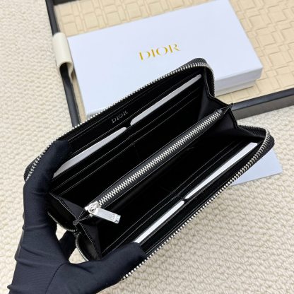 ディオール「Dior」 クラシックな高級品さいふ